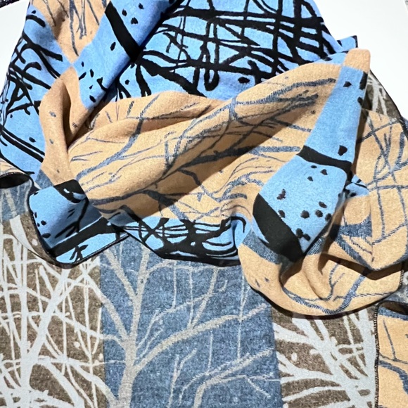 Silk Blue Black Tan Printed Handmade in Italy Wrap Scarf Shawl - Picture 7 of 10